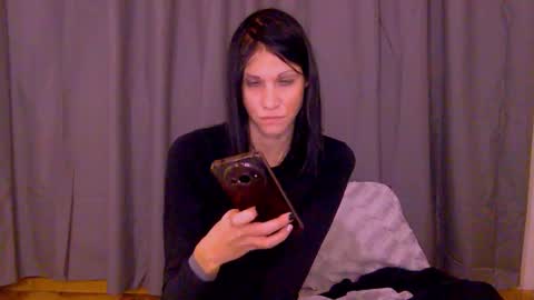 Snapshot of black_sswan chatting on 02/19/26, 04:03 Kristin online show from 02/19/26, 04:03