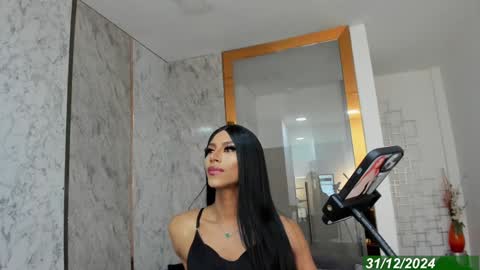 Nina online show from 12/31/24, 01:30