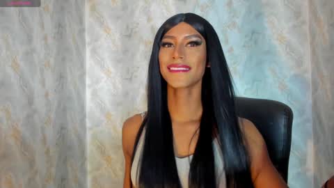 Nina online show from 01/17/25, 02:39