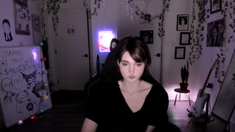 Ella online show from 03/17/26, 08:39