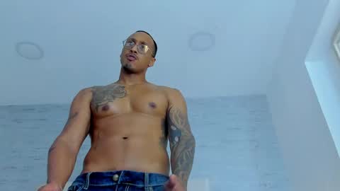 Snapshot of blackboy2874 chatting on 09/12/25, 12:55 DWAYNE BELL online show from 09/12/25, 12:55