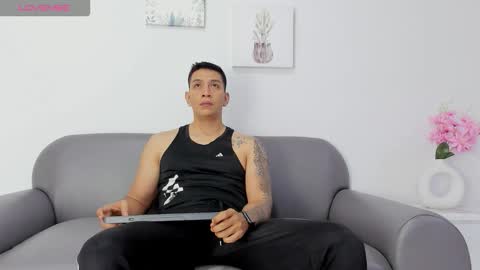 Max online show from 09/27/25, 11:37