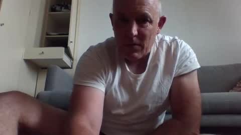 Snapshot of blackdog71 chatting on 03/02/25, 06:05 blackdog71 online show from 03/02/25, 06:05