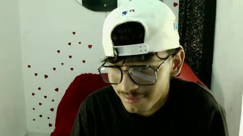 Snapshot of blackfox_desire chatting on 05/17/26, 08:27 mateo online show from 05/17/26, 08:27