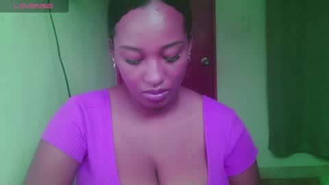 Snapshot of blackitybae chatting on 06/30/26, 01:01 Shophie White online show from 06/30/26, 01:01