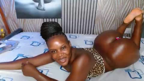 Snapshot of blackmellanin_ chatting on 06/03/26, 01:52 Smiley sylivia online show from 06/03/26, 01:52