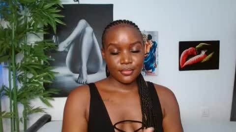 Snapshot of blackmellanin_ chatting on 07/05/26, 11:28 Smiley sylivia online show from 07/05/26, 11:28