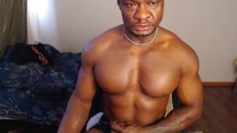 Snapshot of blackmusclegym chatting on 02/08/25, 12:28 blackmusclegym online show from 02/08/25, 12:28