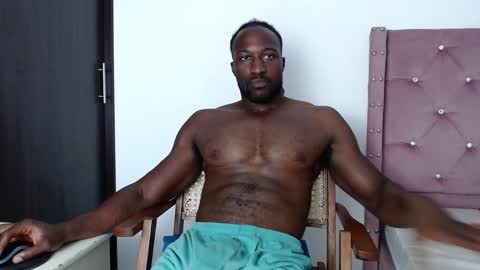 Snapshot of blacknikes chatting on 01/15/25, 01:31 Twtter 1MikeBeckford            Onlyfns beckfordmike online show from 01/15/25, 01:31