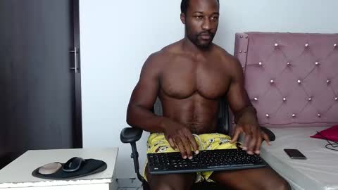 Snapshot of blacknikes chatting on 03/05/25, 12:55 Twtter 1MikeBeckford            Onlyfns beckfordmike online show from 03/05/25, 12:55