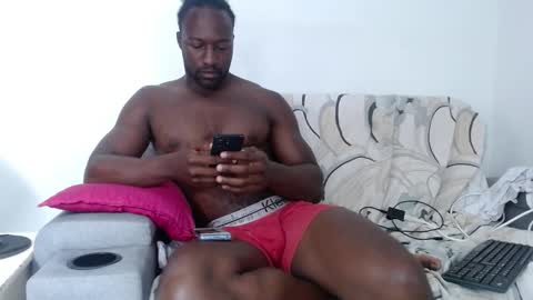 Twtter 1MikeBeckford            Onlyfns beckfordmike online show from 02/01/26, 11:14