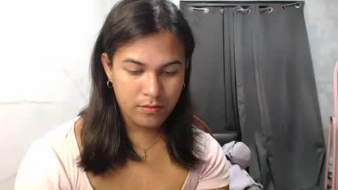 Ellez online show from 12/01/25, 06:24