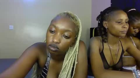 Snapshot of blackqueen2030_ chatting on 05/23/26, 11:25 blackqueen2030 online show from 05/23/26, 11:25