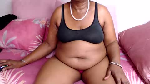Snapshot of blackrose4ya chatting on 12/10/24, 11:43 blackrose4ya online show from 12/10/24, 11:43