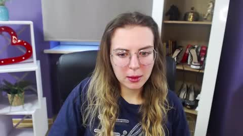 Z O E Y online show from 12/21/24, 08:07