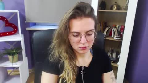 Z O E Y online show from 01/10/25, 09:02