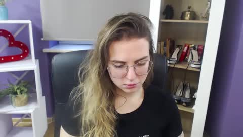 Z O E Y online show from 01/11/25, 08:43