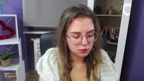 Z O E Y online show from 01/22/25, 05:37