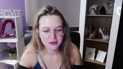 Z O E Y online show from 11/24/25, 05:29