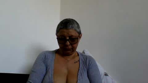 Snapshot of blackwidow05 chatting on 04/25/26, 12:41 Black Widow online show from 04/25/26, 12:41