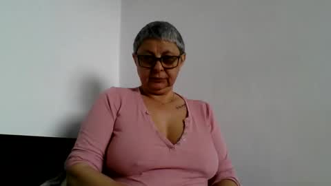 Snapshot of blackwidow05 chatting on 05/10/26, 10:20 Black Widow online show from 05/10/26, 10:20