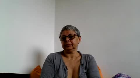 Snapshot of blackwidow05 chatting on 05/17/26, 09:17 Black Widow online show from 05/17/26, 09:17
