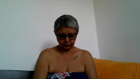 Snapshot of blackwidow05 chatting on 07/25/26, 01:30 Black Widow online show from 07/25/26, 01:30