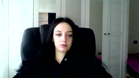 Snapshot of blacky_berry chatting on 01/17/25, 01:24 Ivy online show from 01/17/25, 01:24