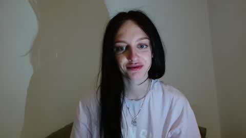 Ivy online show from 05/17/26, 04:47