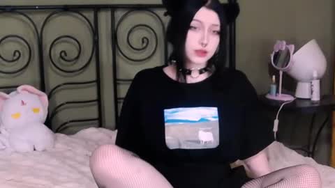 Snapshot of blacky_tea chatting on 09/21/25, 12:01 blacky_tea online show from 09/21/25, 12:01