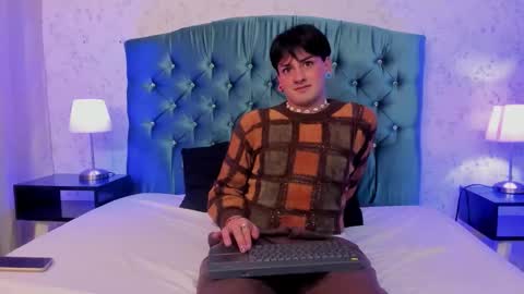 Snapshot of bladeenzo chatting on 02/17/26, 03:36 blade online show from 02/17/26, 03:36