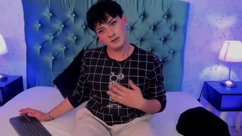 Snapshot of bladeenzo chatting on 02/18/26, 03:02 blade online show from 02/18/26, 03:02