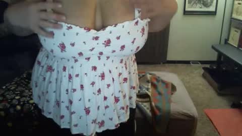 Snapshot of bladesizzo3111 chatting on 01/03/25, 08:43 bladesizzo3111 online show from 01/03/25, 08:43