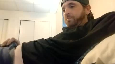 Snapshot of blahblam420 chatting on 12/28/24, 02:43 blahblam420 online show from 12/28/24, 02:43