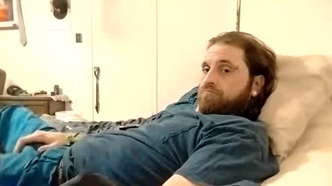 Snapshot of blahblam420 chatting on 10/08/25, 10:13 blahblam420 online show from 10/08/25, 10:13