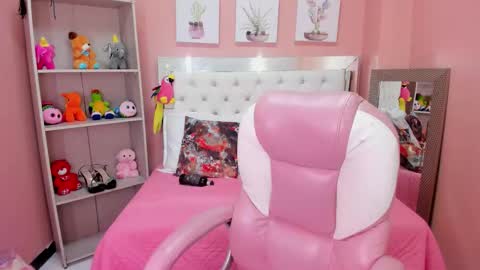 Snapshot of blaiir_moon chatting on 02/12/26, 10:27 blaiir_moon online show from 02/12/26, 10:27