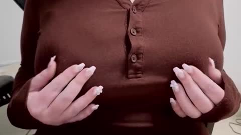 Snapshot of blair_noelle chatting on 03/24/26, 10:26 blair_noelle online show from 03/24/26, 10:26