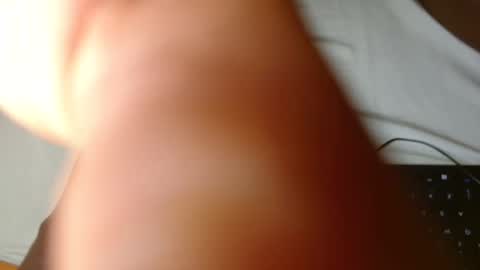 Snapshot of blair_sue chatting on 05/01/26, 02:05 love online show from 05/01/26, 02:05