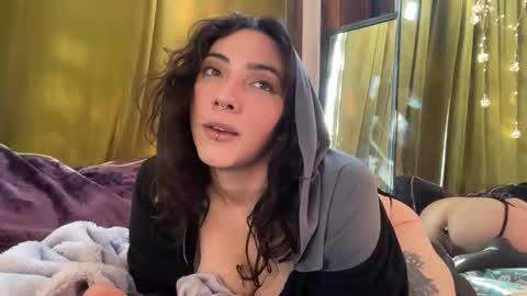 Snapshot of blair_switch chatting on 10/12/25, 03:55 Blair online show from 10/12/25, 03:55