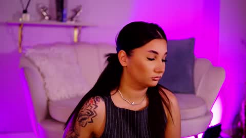 Snapshot of blairbloom chatting on 03/15/26, 02:01 BlaireBloom online show from 03/15/26, 02:01