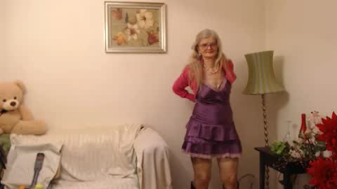 Snapshot of blairfort chatting on 01/21/25, 12:29 blairfort online show from 01/21/25, 12:29