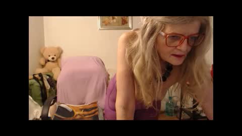 Snapshot of blairfort chatting on 12/03/25, 03:32 blairfort online show from 12/03/25, 03:32