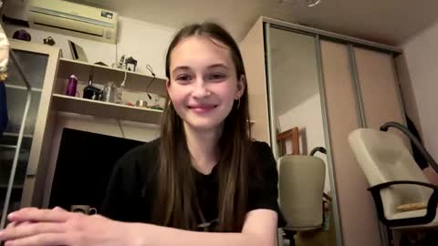 Mia online show from 05/31/26, 07:15