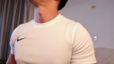 Snapshot of blake_levi chatting on 01/04/25, 01:10 Blake Levi Independent Model online show from 01/04/25, 01:10