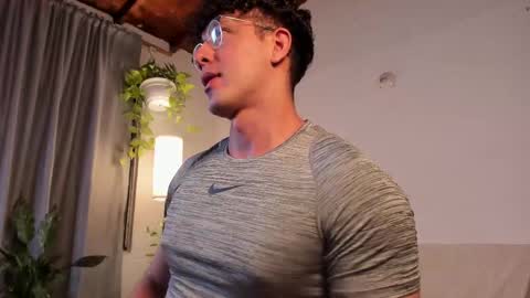 Snapshot of blake_levi chatting on 03/02/25, 12:42 Blake Levi Independent Model online show from 03/02/25, 12:42