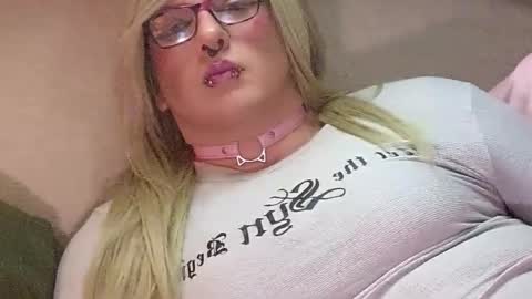 Blakely Morningstar   online show from 02/05/25, 01:11