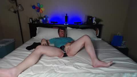 Snapshot of blakenextdoor chatting on 09/26/25, 04:38 Blake Jonson online show from 09/26/25, 04:38