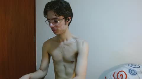 Snapshot of blakeshatter chatting on 12/05/24, 04:23 blakeshatter online show from 12/05/24, 04:23