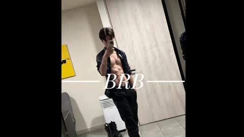 Snapshot of blakeshatter chatting on 12/31/24, 01:15 blakeshatter online show from 12/31/24, 01:15