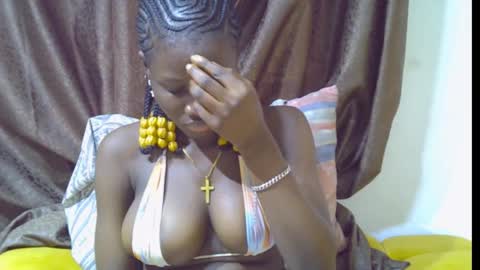 Snapshot of blaq_melanin chatting on 11/21/25, 07:07 nikky00 online show from 11/21/25, 07:07